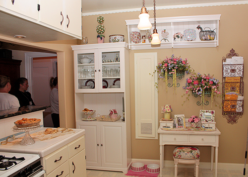 Cheerful country kitchen in Victorian home in Martinez, CA.